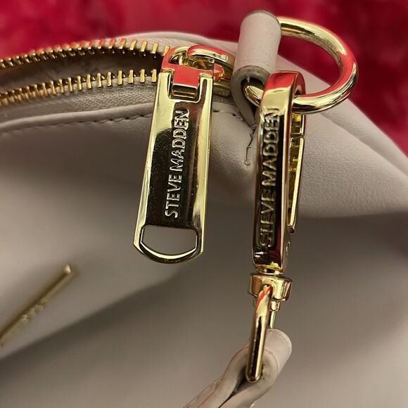 Steve Madden‎ White Cross Body Shoulder Bag….Like New - Picture 13 of 15